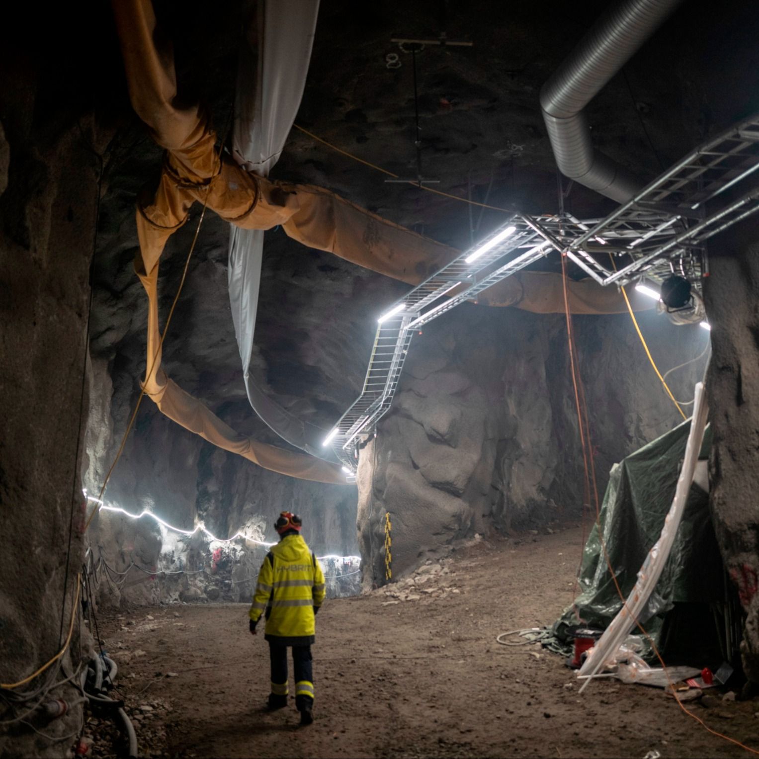 A tunnel leading to a hydrogen store near SSAB’s green steel test facility in Lulea, 瑞典