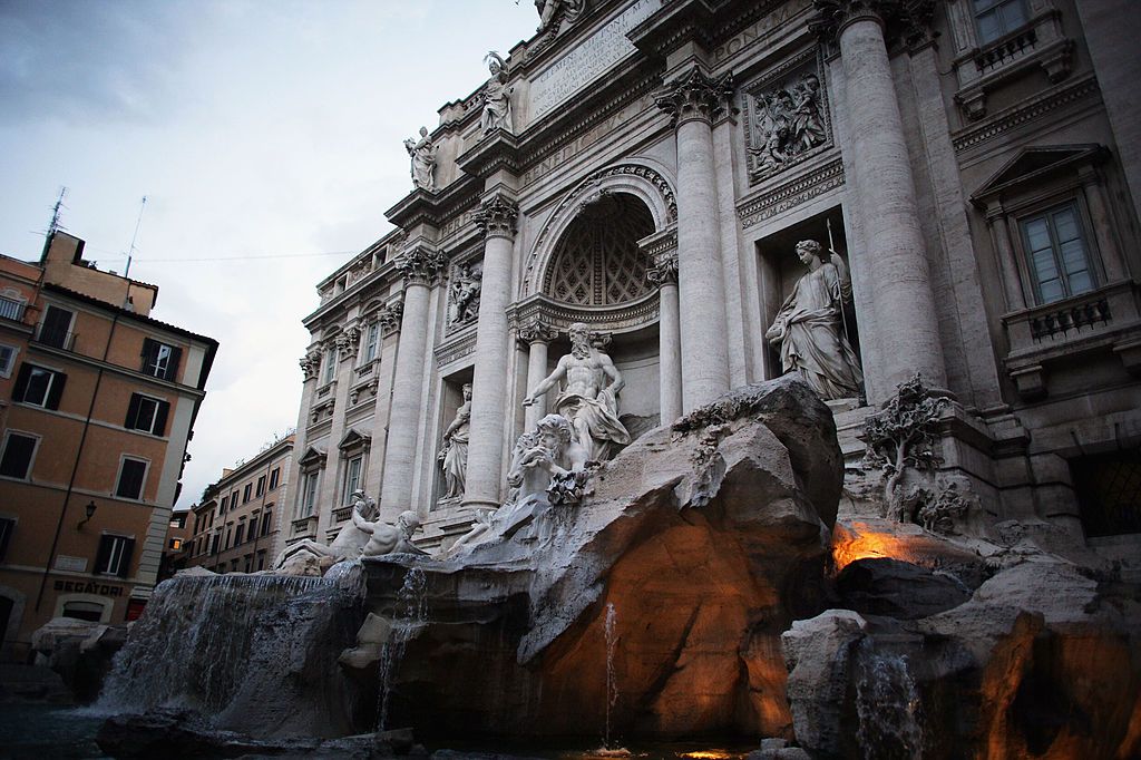 Walking in Rome: Feeling the Changes of “Luxurious”